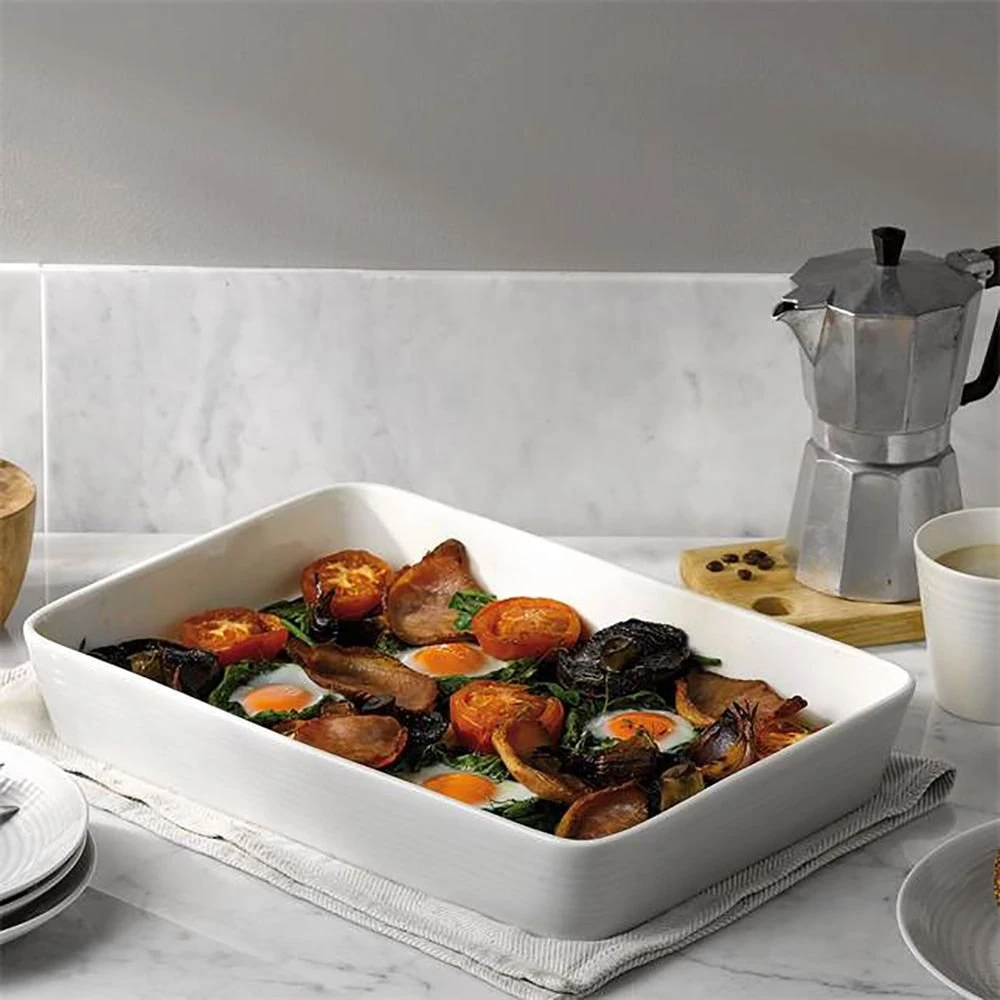 Royal Doulton Gordon Ramsay Maze Collection 2.5 Qt. Rectangular Roaster | Light Grey 4 Royal Doulton Gordon Ramsay Maze Collection 2.5 Qt. Rectangular Roaster | Light Grey - Image 2