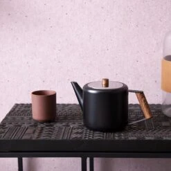 Bredemeijer Boston 37oz Double Wall Teapot | Black Matte -Kitchen Store 111004 mood image