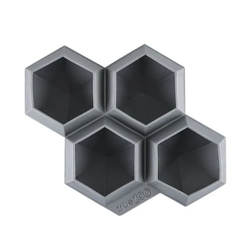 True Brands Jumbo Diamond Ice Cube Tray 4 True Brands Jumbo Diamond Ice Cube Tray - Image 2
