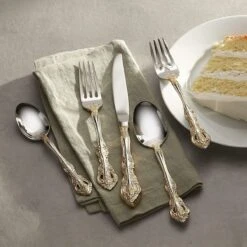 Oneida 18/10 Stainless Steel 20-Piece Flatware Set | Golden Michelangelo -Kitchen Store 91j wkj 3ul. ac sl1500