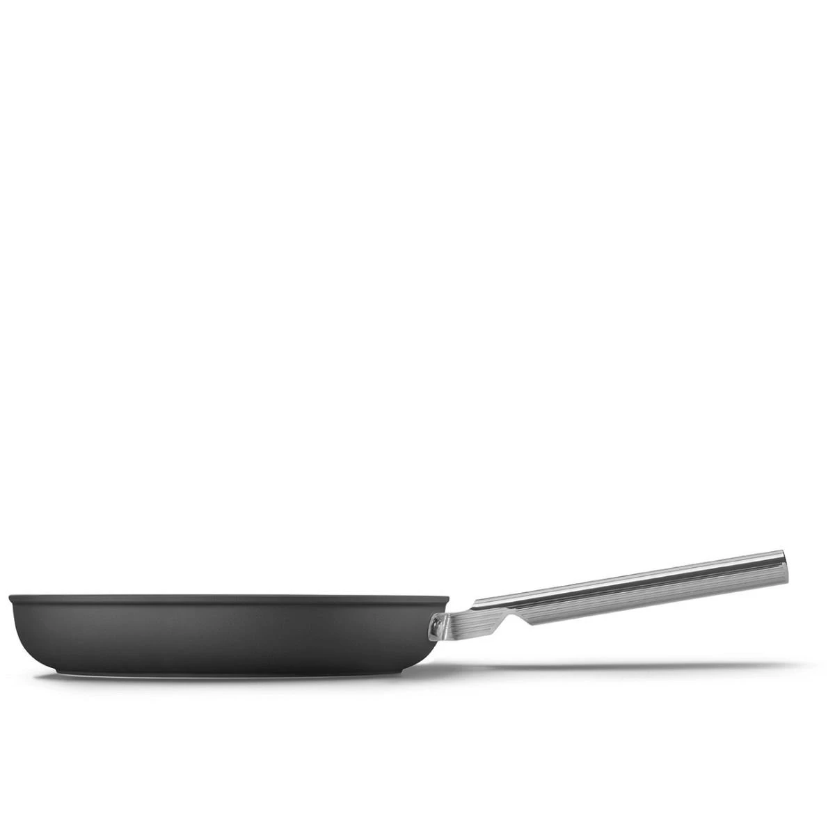SMEG 11" Nonstick Fry Pan | Black 3 SMEG 11" Nonstick Fry Pan | Black