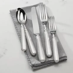 Reed & Barton 20-Piece Flatware Set | Danois -Kitchen Store danois7 1