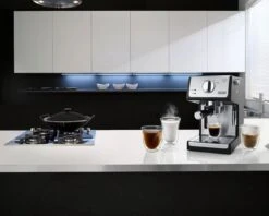 DeLonghi De'Longhi Pump Espresso Maker, 15 Bar | Black -Kitchen Store delonghi pump espresso maker black ecp3420 image04