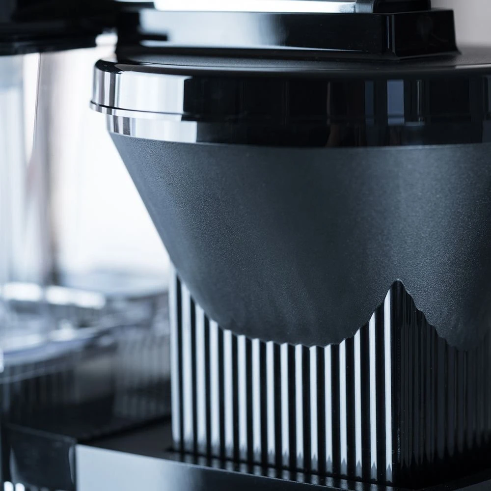 Moccamaster KBGV Automatic Drip Stop Coffee Maker (40 Oz Glass Carafe) | Midnight Blue 4 Moccamaster KBGV Automatic Drip Stop Coffee Maker (40 Oz Glass Carafe) | Midnight Blue - Image 2