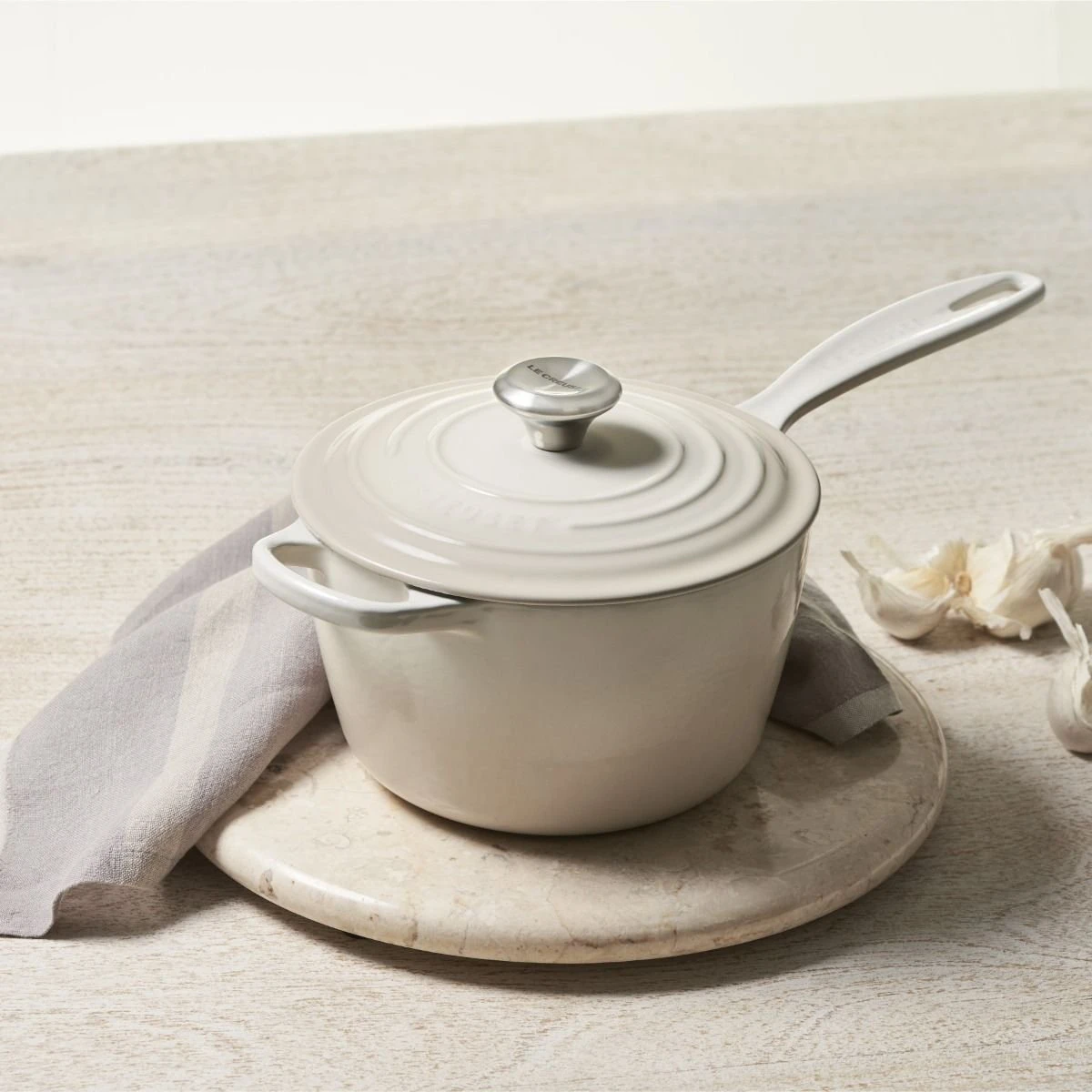 Le Creuset 2.25 Qt. Signature Enameled Cast Iron Saucepan With Stainless Steel Knob | Meringue White 5 Le Creuset 2.25 Qt. Signature Enameled Cast Iron Saucepan With Stainless Steel Knob | Meringue White - Image 3