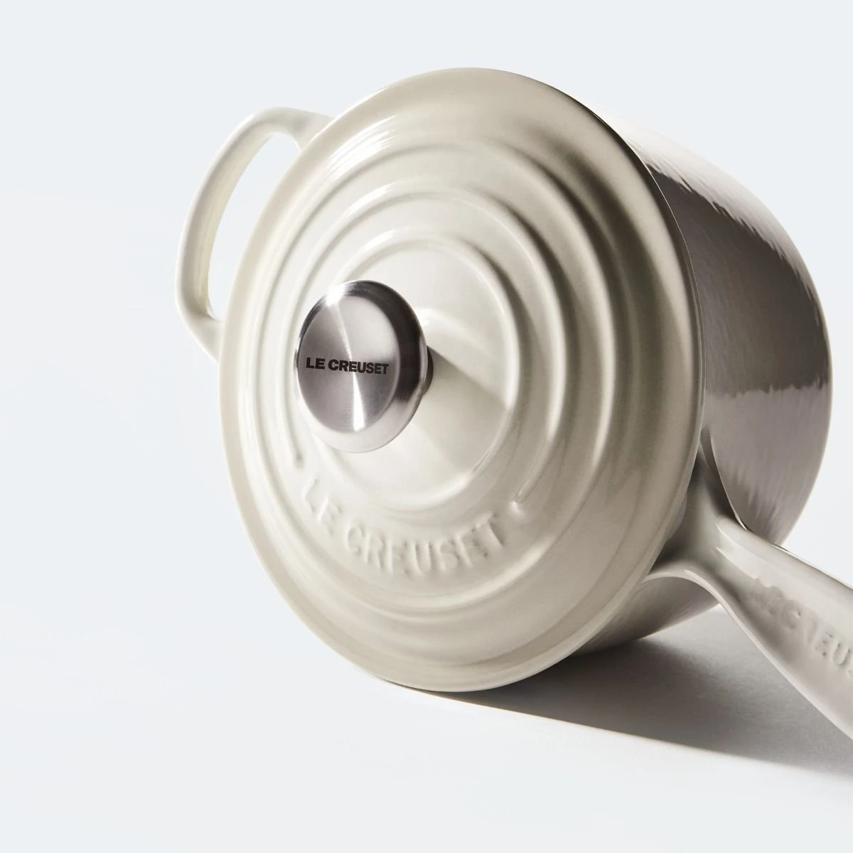 Le Creuset 2.25 Qt. Signature Enameled Cast Iron Saucepan With Stainless Steel Knob | Meringue White 6 Le Creuset 2.25 Qt. Signature Enameled Cast Iron Saucepan With Stainless Steel Knob | Meringue White - Image 4