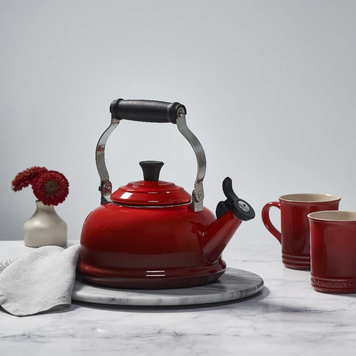 Le Creuset 1.7 Qt. Classic Whistling Kettle | Cerise/Cherry Red 4 Le Creuset 1.7 Qt. Classic Whistling Kettle | Cerise/Cherry Red - Image 2