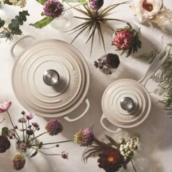Le Creuset 4.5 Qt. Round Signature Dutch Oven With Stainless Steel Knob | Meringue White -Kitchen Store rs9169 spring 2019 meringueflowers 1130 2