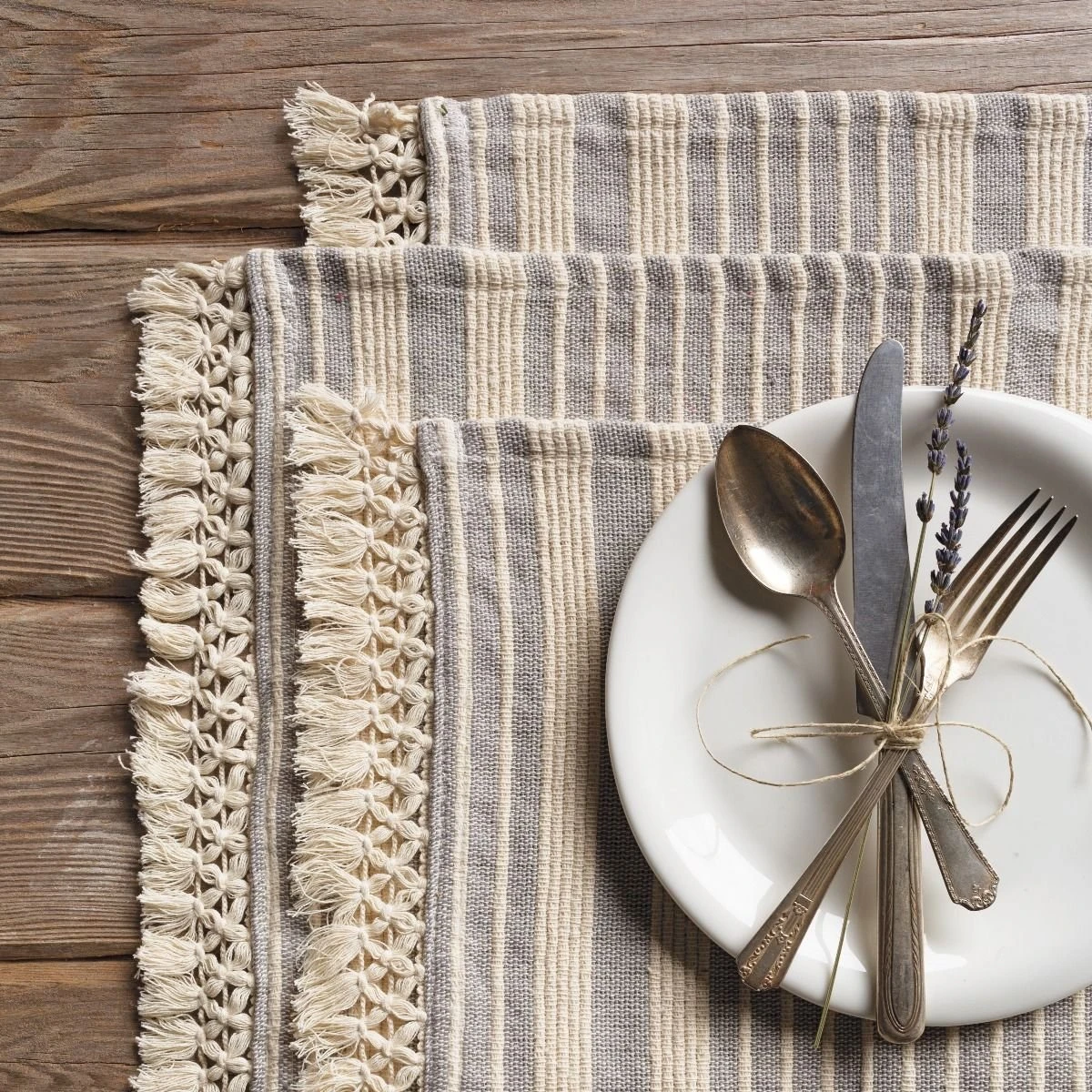 Danica Heirloom Piper Collection 13" X 19" Placemats (Set Of 4) | Shadow 5 Danica Heirloom Piper Collection 13" X 19" Placemats (Set Of 4) | Shadow - Image 3