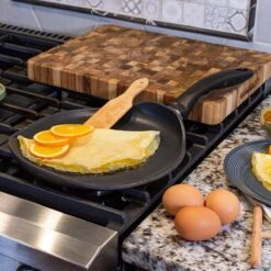 Swiss Diamond | HD Crepe Pan - 10.25" 8 Swiss Diamond | HD Crepe Pan - 10.25" -Kitchen Store swiss diamond lifestyles square 0016 swiss diamond lifestyles 2022 3198