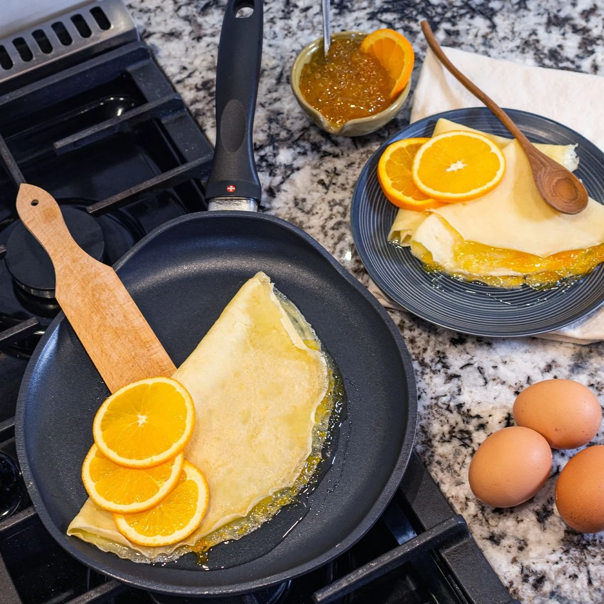Swiss Diamond | HD Crepe Pan - 10.25" 4 Swiss Diamond | HD Crepe Pan - 10.25" - Image 2